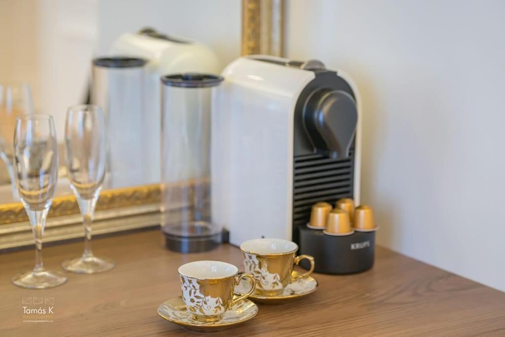 Bpr The Golden Astoria With Balcony And A/C Apartment Budapesta Exterior foto